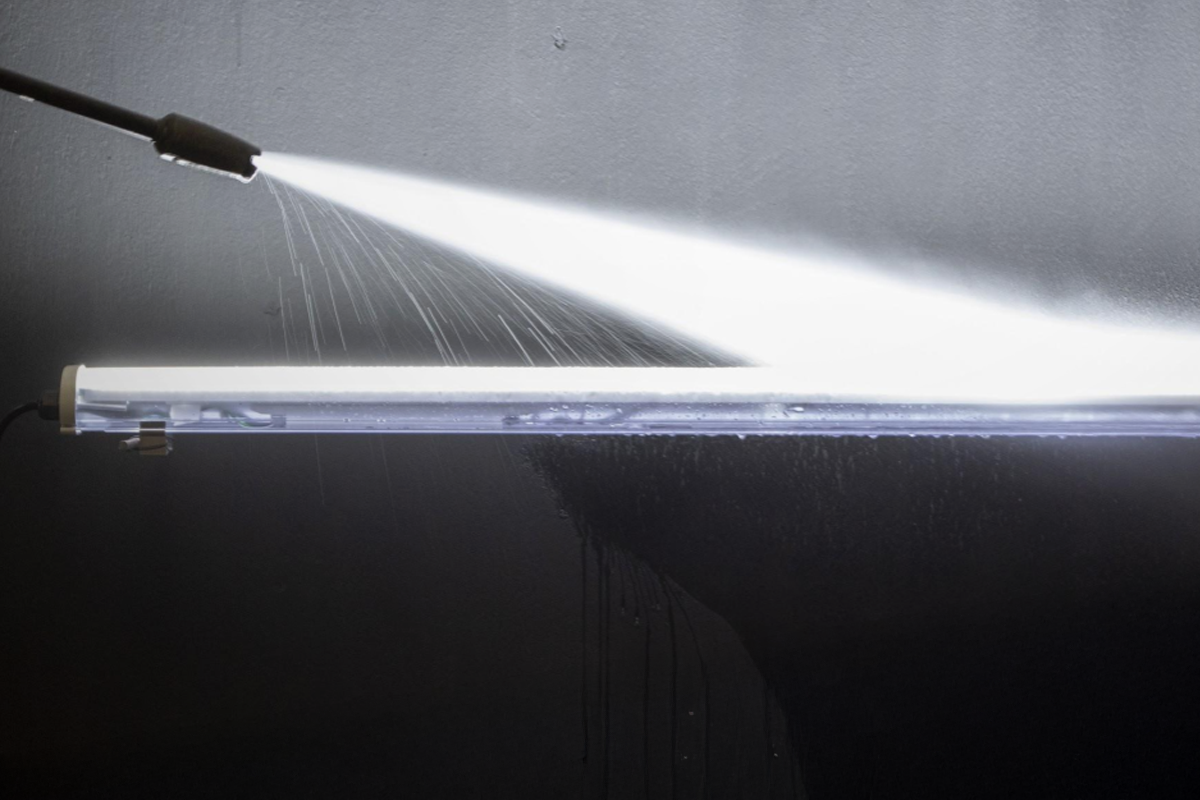 Novvalight: luminária hermética LED