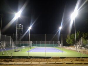 Kit de iluminação esportiva em quadra de tênis | Novvalight