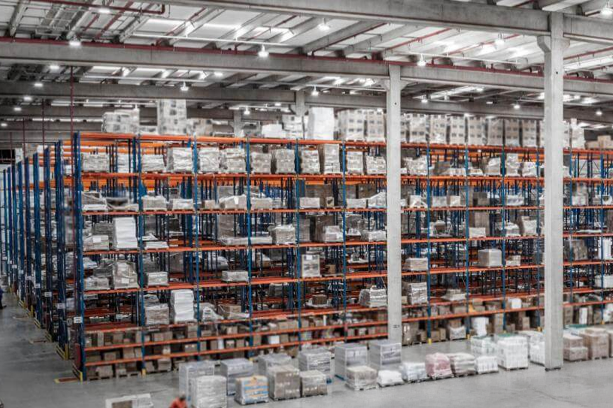 Refletor para galpão aliado à tecnologia LED | Novvalight