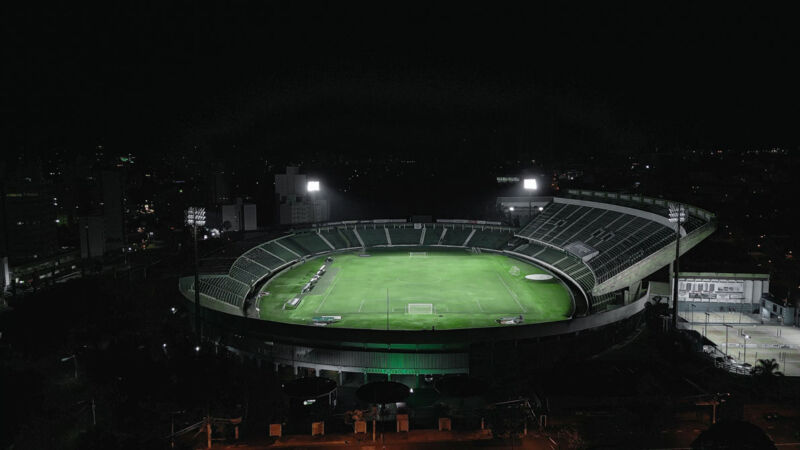 Brindo de Ouro da Princesa, estádio do Guarani FC, iluminado por projeto Novvalight