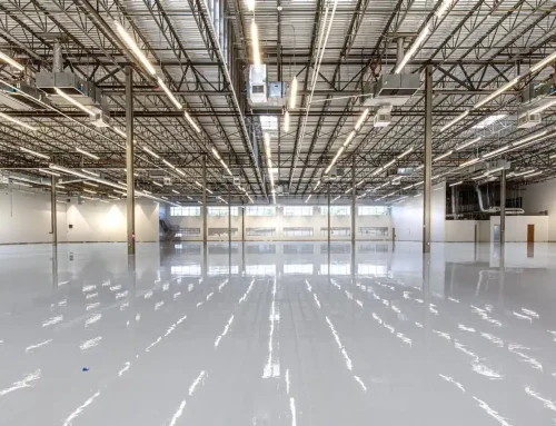 Quantos lumens são necessários para iluminar um galpão industrial?