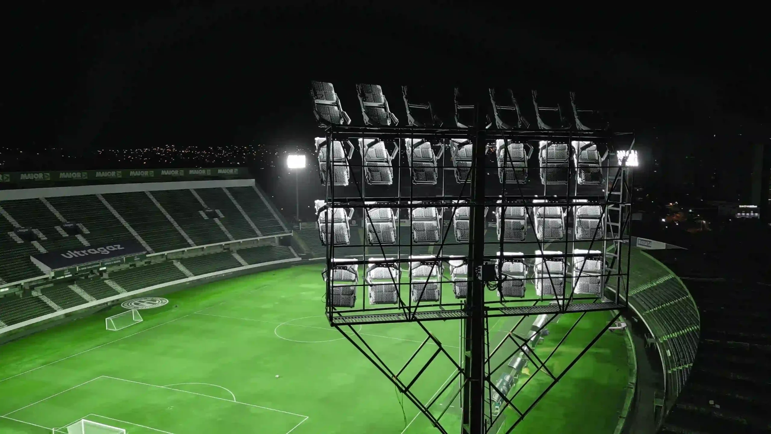 iluminação do Estádio Brinco de Ouro da Princesa