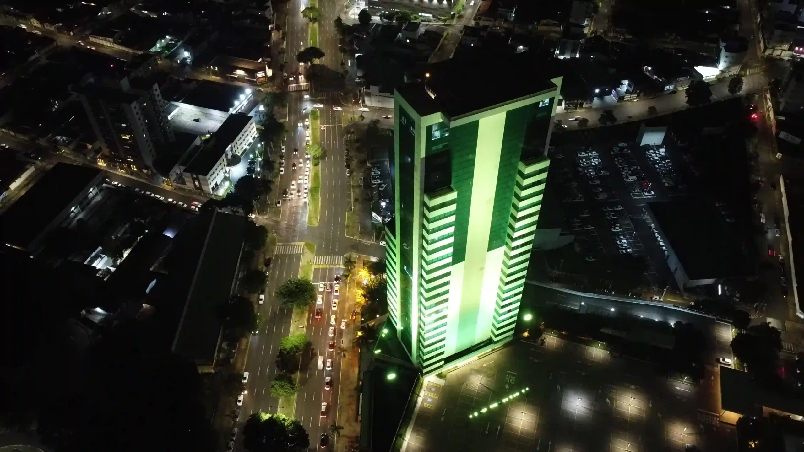 Retrofit realizado pela Novvalight da Uberlândia Business Tower