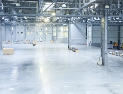 Trocar luminárias ou fazer retrofit: qual vale mais a pena em galpões?