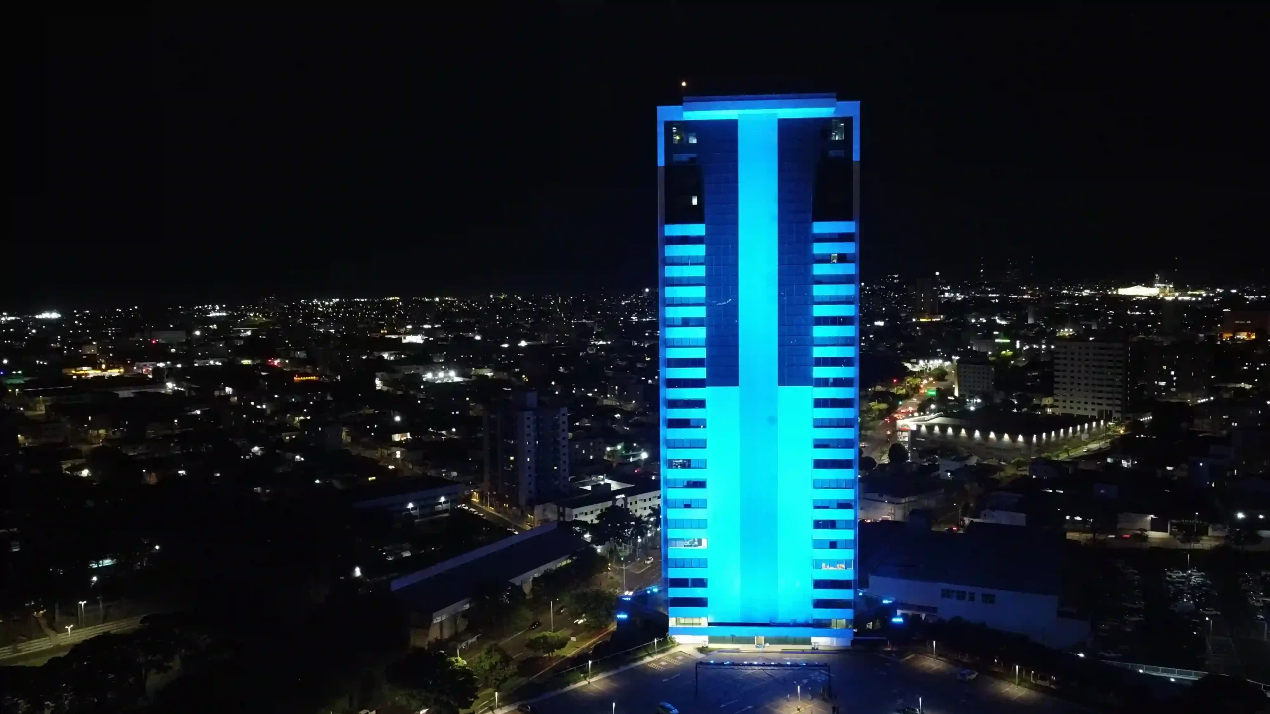Retrofit realizado pela Novvalight da Uberlândia Business Tower